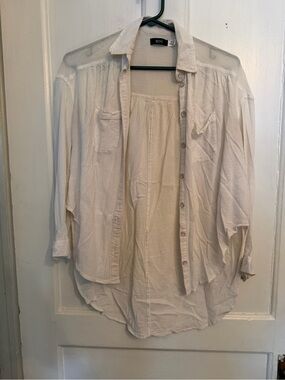 BDG Women’s White Lightweight Button-Up Shirt